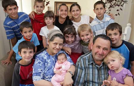 cea-mai-prolifica-mama-din-lume.jpg