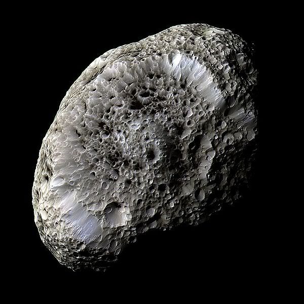 600px-Hyperion_PIA07740.jpg