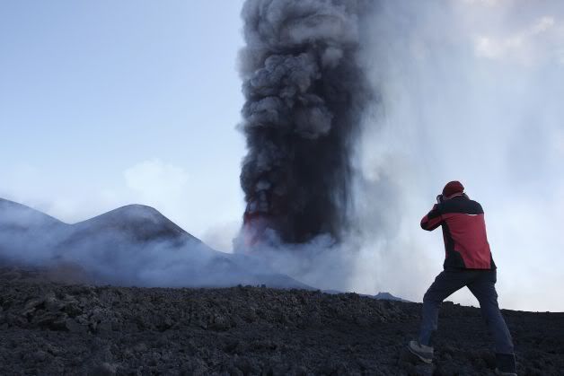 fotograf_eruptie_etna.jpg